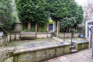 Higher Park Royd Drive